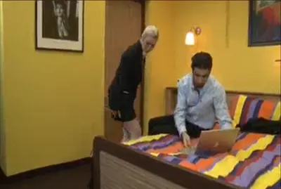 หนุ่มไฮโซนัดเย็ดหีนักธุรกิจสาวใส่แว้นตาหุ่นx จับลงลิ้นเลียหีอย่างเอร็ดอร่อย เย็ดจนน้ำเงี่ยนแตกคาร่องตูด